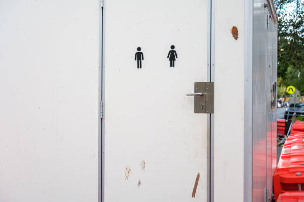 Best Portable bathroom rental  in De Soto, MO